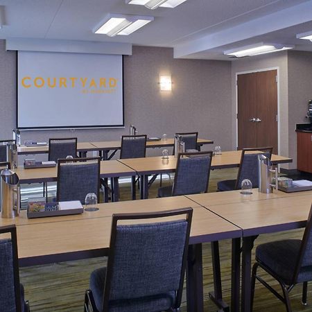Courtyard By Marriott Indianapolis Castleton Hotel Buitenkant foto