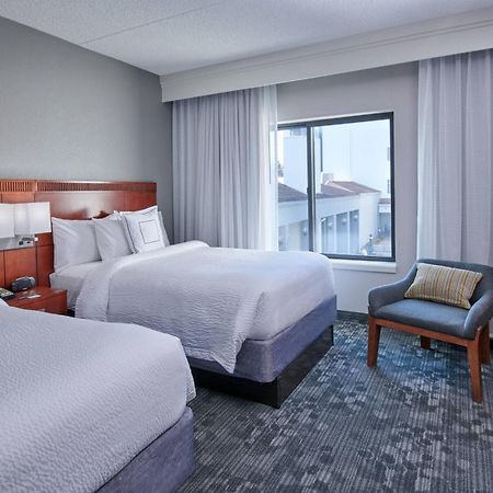 Courtyard By Marriott Indianapolis Castleton Hotel Buitenkant foto