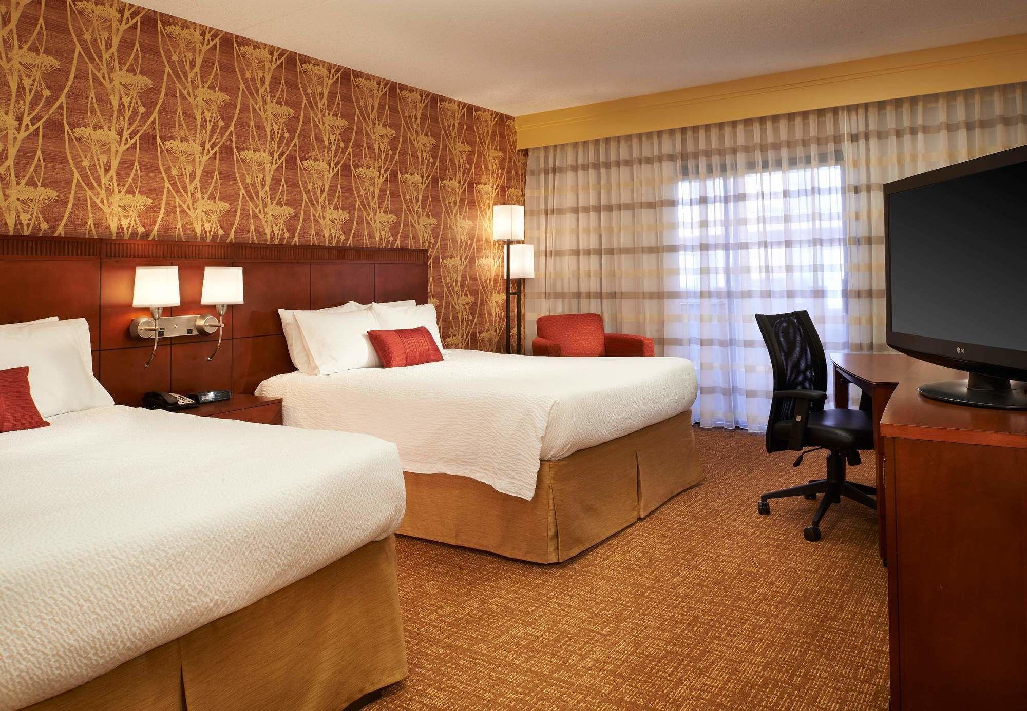 Courtyard By Marriott Indianapolis Castleton Hotel Buitenkant foto