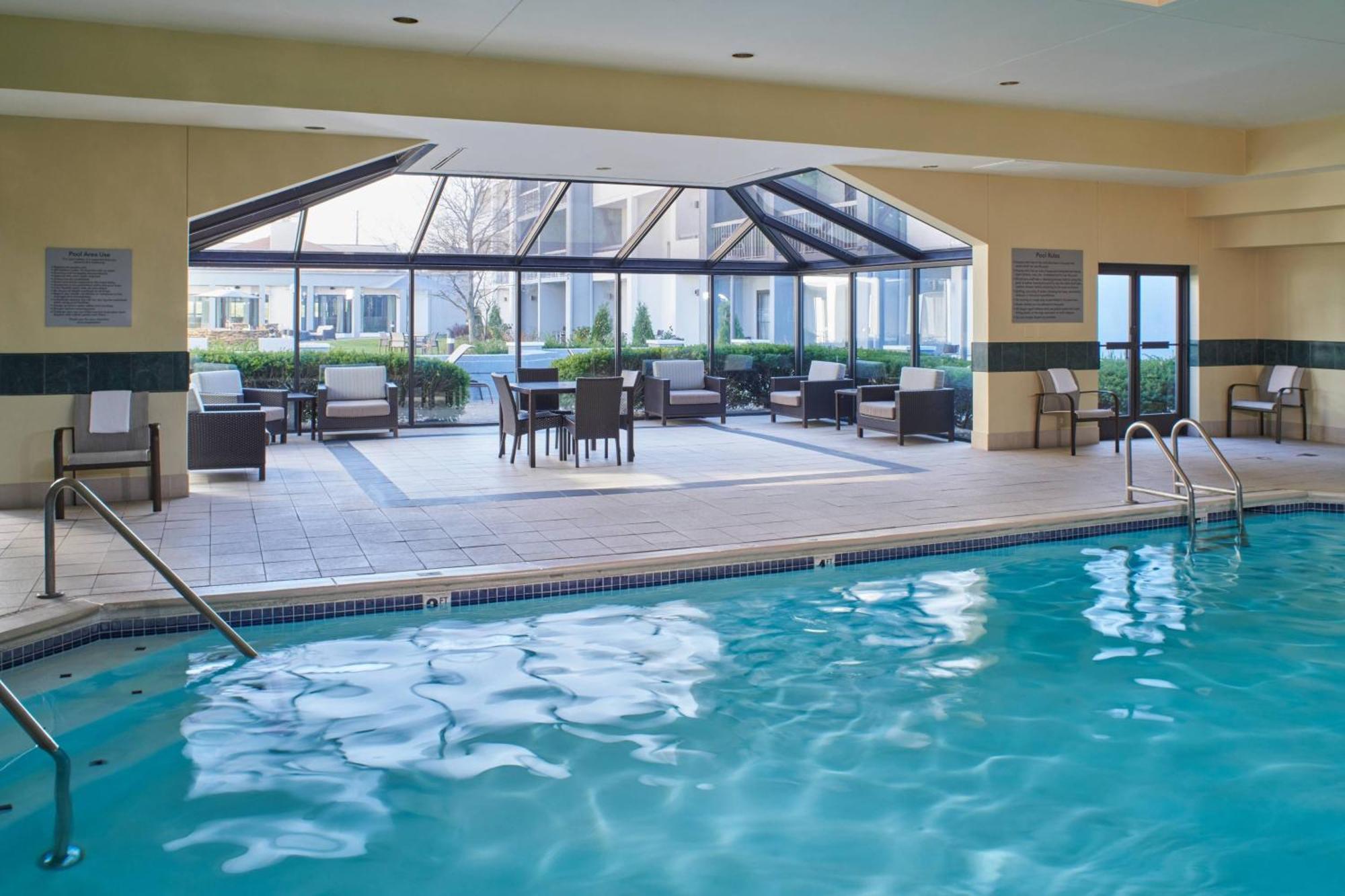 Courtyard By Marriott Indianapolis Castleton Hotel Buitenkant foto