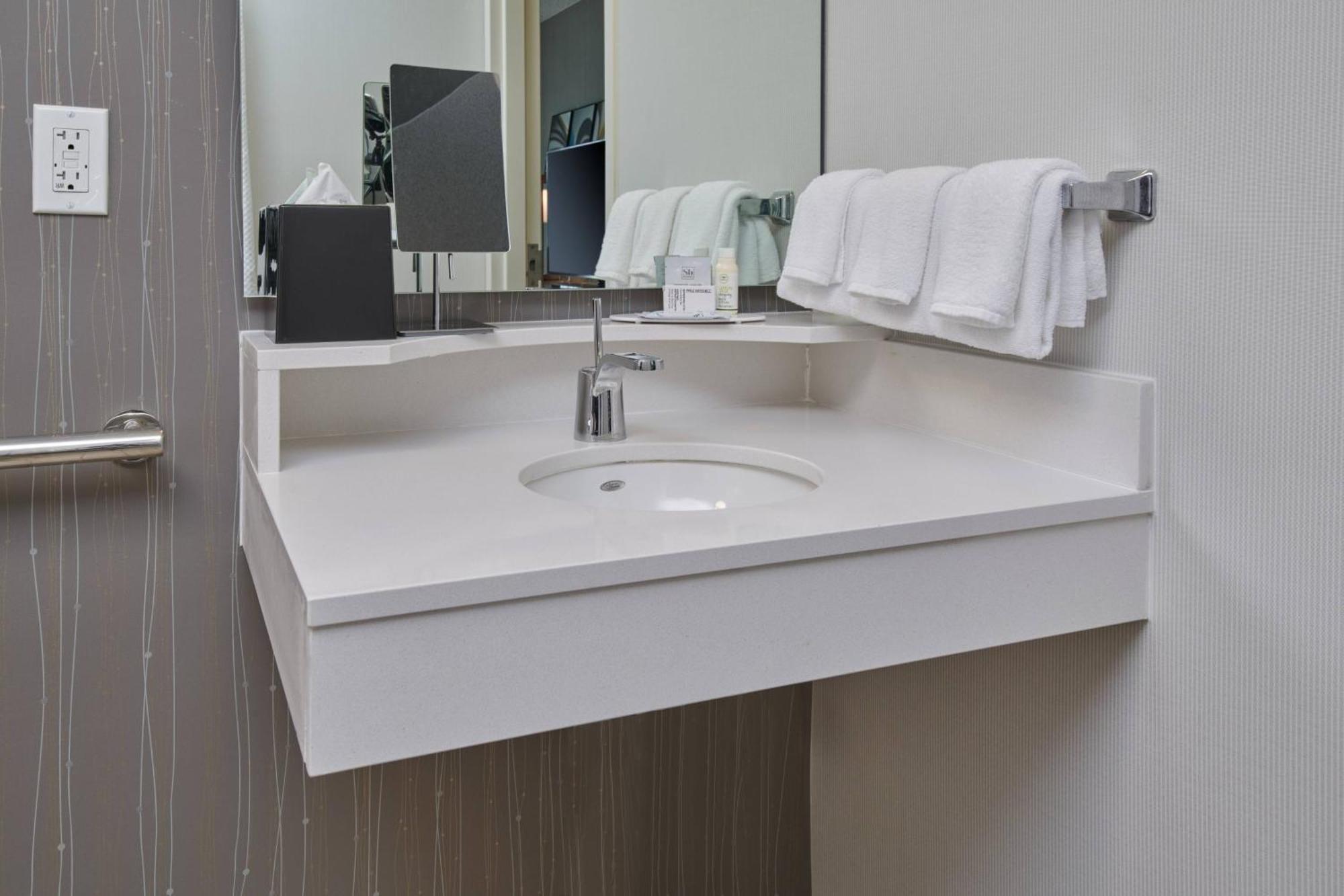Courtyard By Marriott Indianapolis Castleton Hotel Buitenkant foto