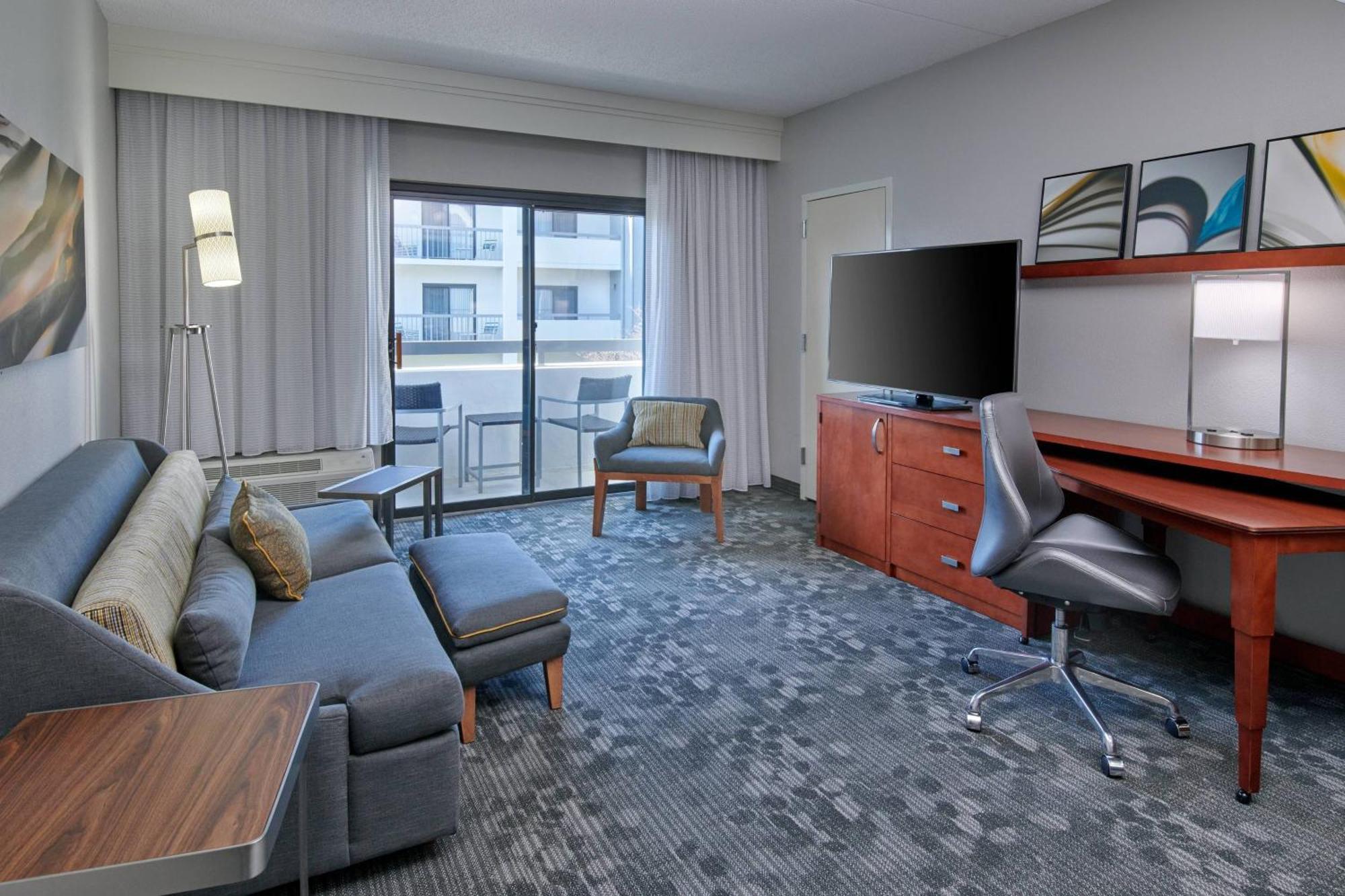 Courtyard By Marriott Indianapolis Castleton Hotel Buitenkant foto
