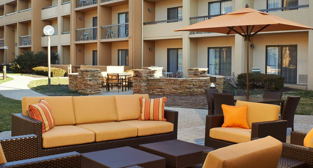 Courtyard By Marriott Indianapolis Castleton Hotel Buitenkant foto